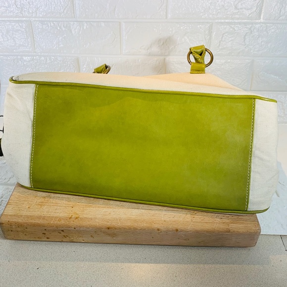 Estée Lauder Canvas Cream w Green Weekend Bag - Picture 2 of 16